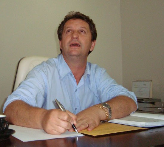 “Sem caixa”, Rover atrasa salários de parte do funcionalismo pela primeira vez