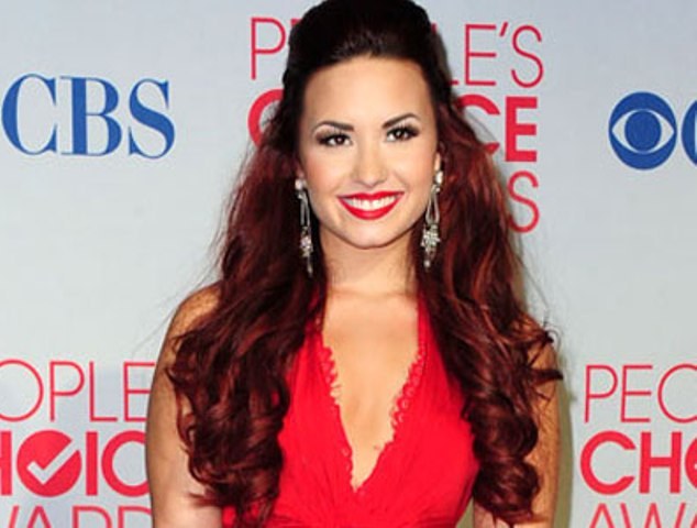  Após reabilitação, Demi Lovato diz que quer ser exemplo para os jovens