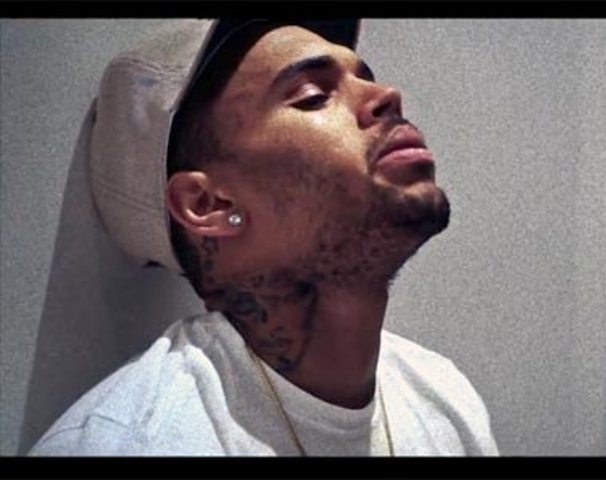 Agressão: Chris Brown pode precisar refazer serviços comunitários