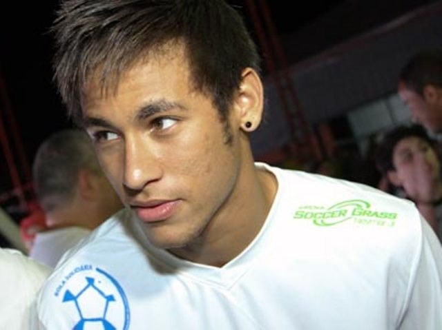 Neymar explica recusa de convite da Mocidade e critica deputado