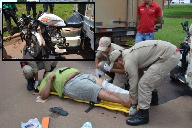 Piloto de triciclo bate em caminhão parado na Avenida Celso Mazutti