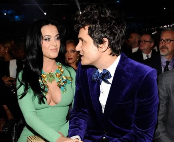 Noivado? Katy Perry ganha anel de rubi de John Mayer, diz site