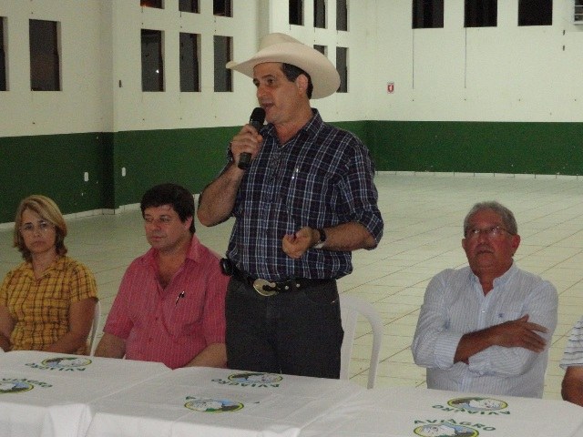 Aviagro aumenta premiação e anuncia show de padre na Expovil deste ano