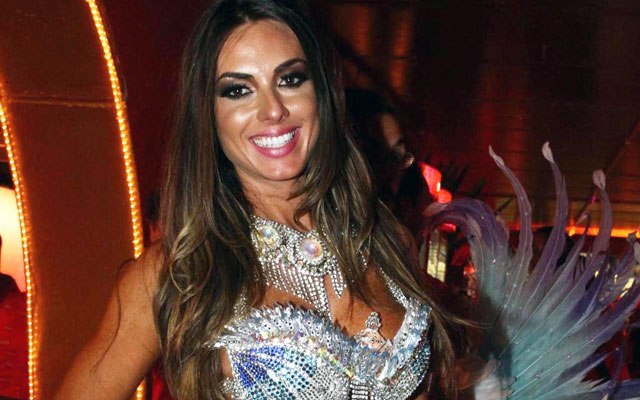 Nicole Bahls fica eufórica ao ser entrevistada por Marília Gabriela: "Um sonho"