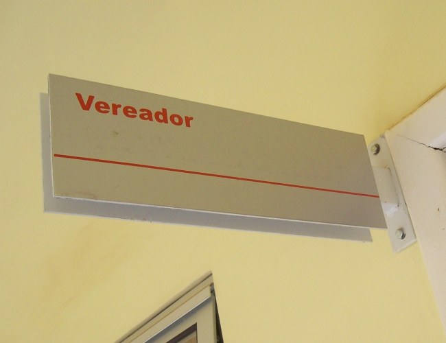 CECHINEL FOI O ÚNICO VEREADOR QUE "TRABALHOU" ONTEM NA CÂMARA