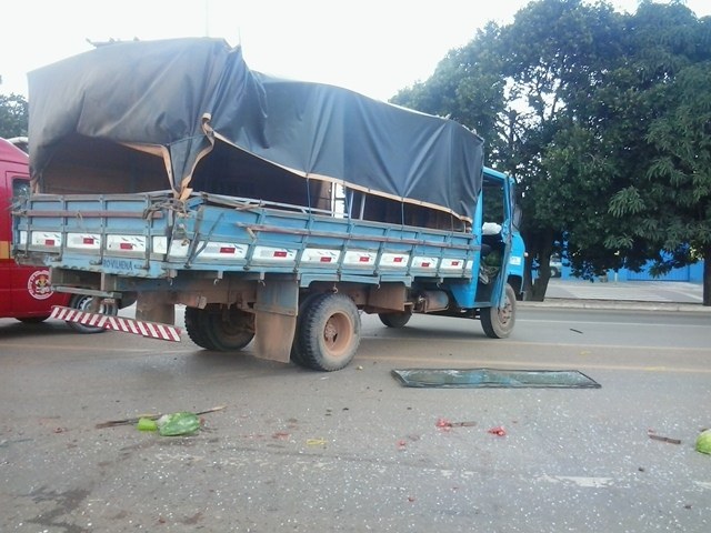 Caminhões se chocam no perímetro urbano da BR 364 em Vilhena