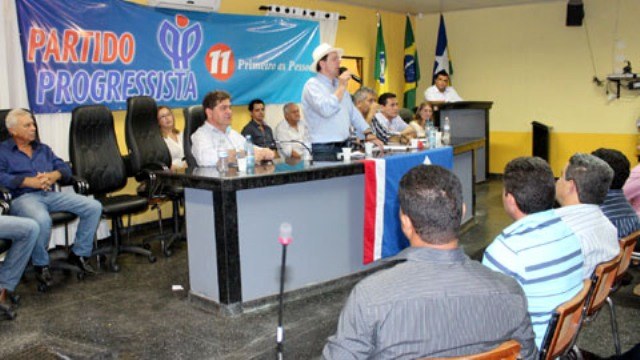 Cassol explica processos na justiça e se lança candidato a governador em 2014