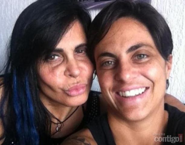  Thammy Miranda ganha colinho da mãe, Gretchen: ‘’Que saudade’’