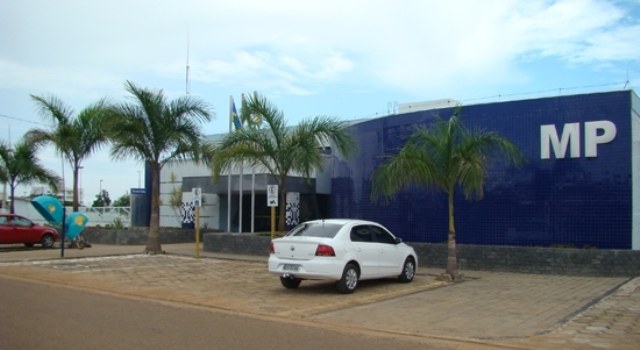 Em Vilhena, promotor alerta prefeito e vereadores sobre doação de terrenos