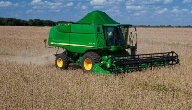 Vendas em concessionárias disparam e podem faltar máquinas agrícolas no Cone Sul