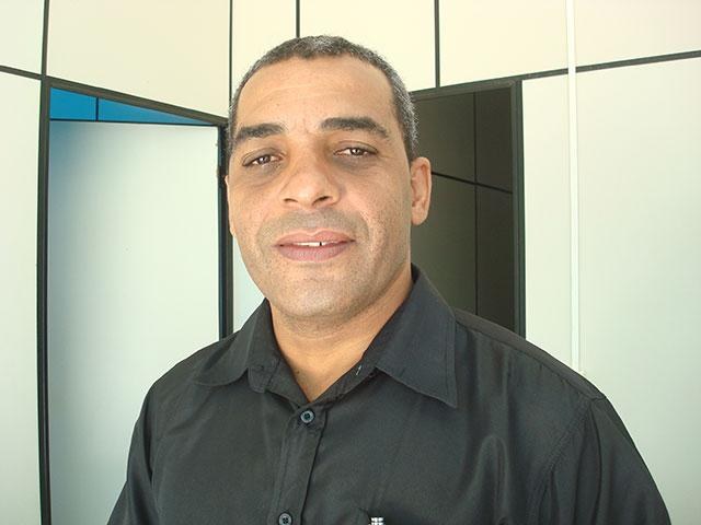 JUAREZ SOARES VOLTA AO RÁDIO E PODE DESFALCAR EQUIPE DO PREFEITO ZÉ  ROVER