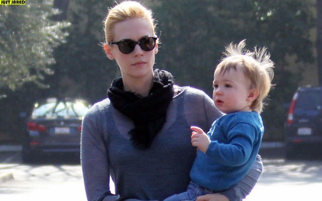 January Jones aconselha mães a comerem placenta para evitar depressão
