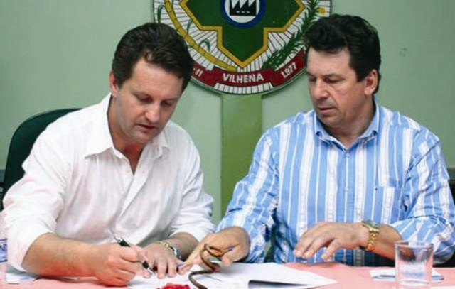 CASSOL LIGA PARA ZÉ ROVER E DISPARA: “INGRATO! VÁ PARA O PR COM SUA MULHER”