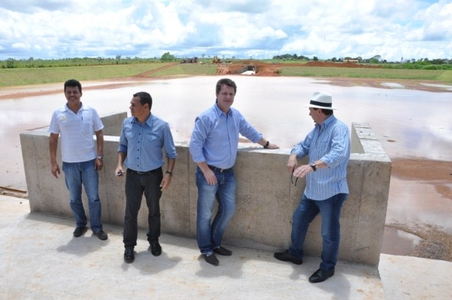Prefeito leva senador para conhecer obra mais cara da história da cidade