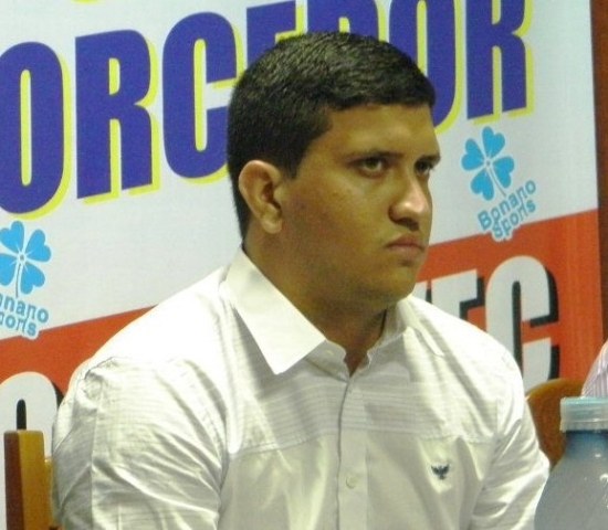 Gestor de futebol deixa VEC e promete lançar presidente como cantor sertanejo