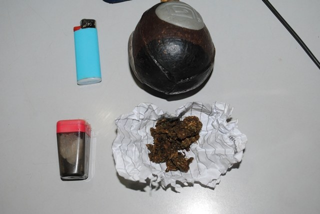 Jovem é detido com drogas na Praça Genival Nunes em Vilhena 