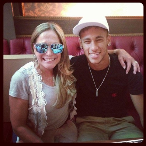 Susana Vieira tieta Neymar em almoço