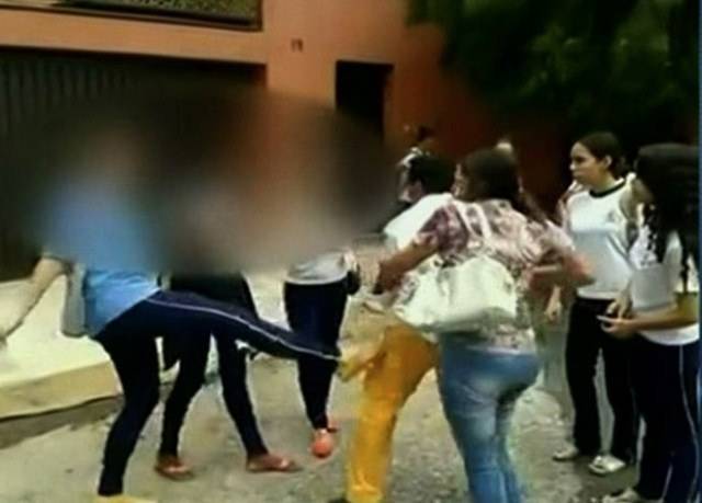 BRIGA NA ESCOLA