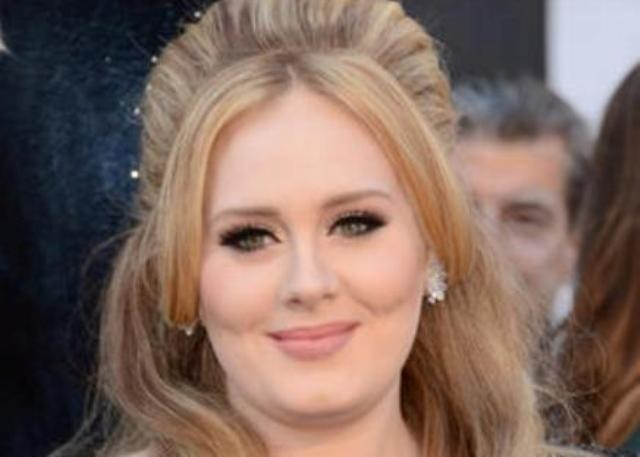 Adele planeja se casar em segredo, diz revista