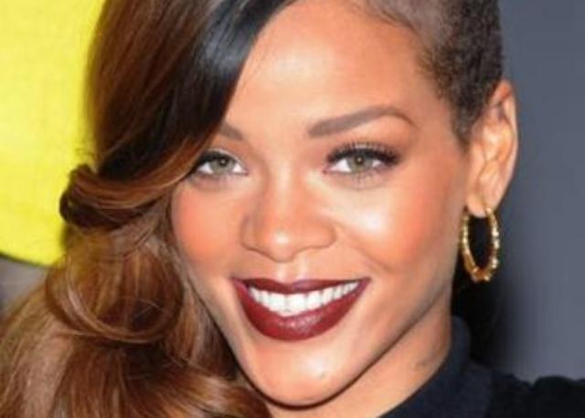 Polícia encontra maconha em ônibus de Rihanna, diz site