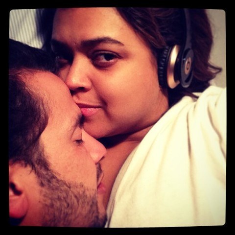 Preta Gil posta foto na cama com o marido: "Denguinho"