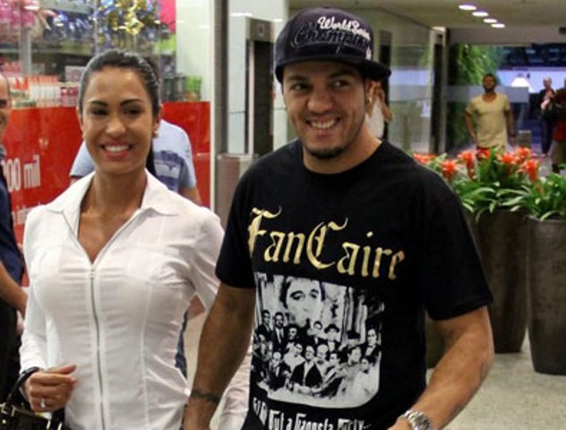 Belo diz que conseguiu perder dez quilos com ajuda de Gracyanne Barbosa
