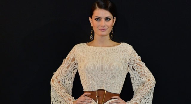 Isabeli Fontana conta que pede ajuda da avó para cuidar dos filhos