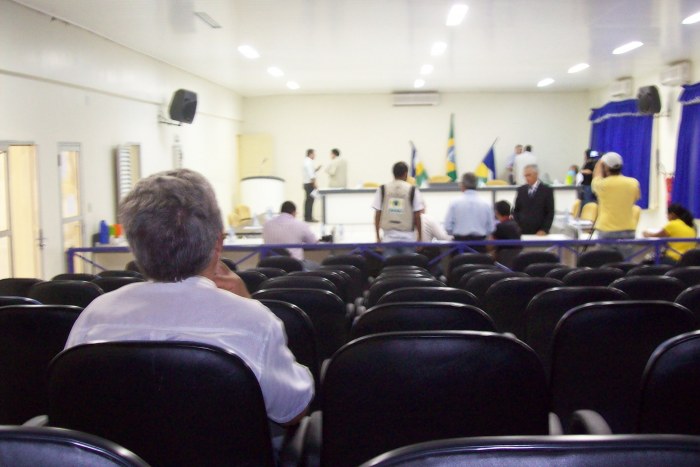 POPULAÇÃO PODERÁ OPINAR SOBRE PROJETO 171 QUE CRIA A TAXA DE ILUMINAÇÃO PÚBLICA