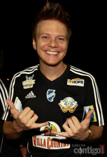 Michel Teló: 'Foi através do futebol que minha música estourou na Europa'