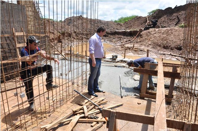 Rover visita obra de R$ 25 milhões que promete acabar com alagamentos em Vilhena