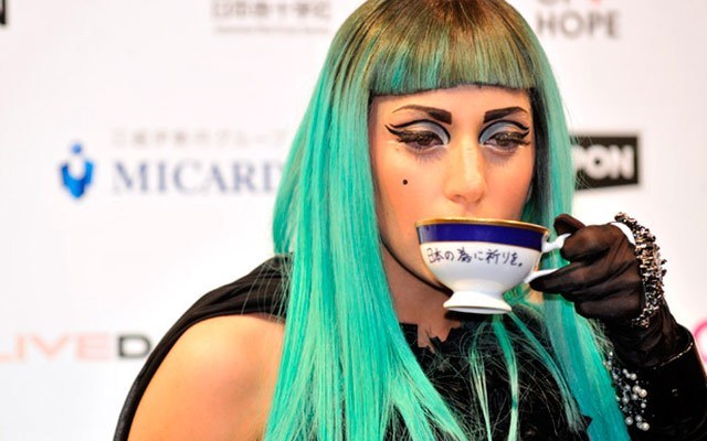 Namorado de Lady Gaga pretende organizar festa do chá para aniversário da cantor