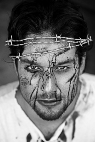 Veja Sergio Marone como Jesus em montagem da Via-sacra