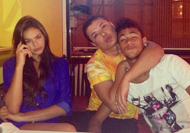 Neymar troca Marquezine por David Brazil em piada de primeiro de abril