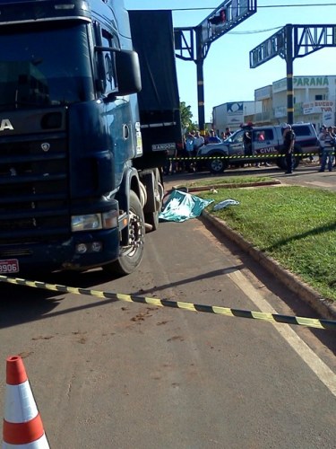 Fotos chocantes! Grávida de três meses morre atropelada por carreta em Vilhena