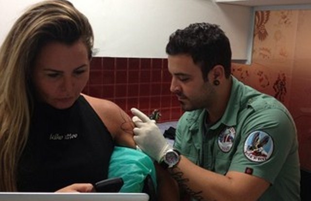 Cristina Mortágua apaga tatuagem com o nome do filho