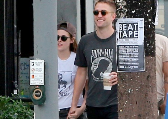 Kristen Stewart e Robert Pattinson são vistos em clima de romance