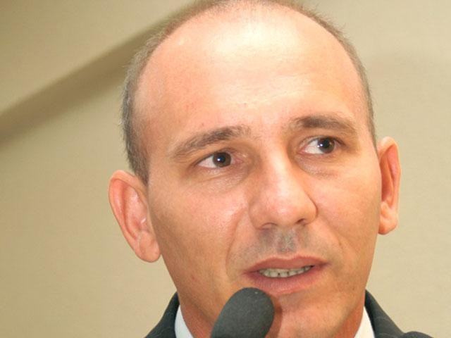 DEPUTADO COMEMORA DE CURSO DE FORMAÇÃO PARA POLICIAIS EM VILHENA