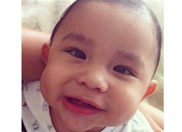 Dentinho publica foto do filho e conta: “Nasceu o primeiro dentinho do príncipe”