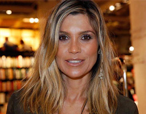Flávia Alessandra abandonou faculdade de jornalismo