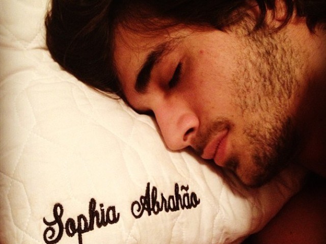  Sophia Abrahão posta foto de Fiuk dormindo