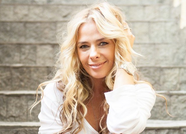 Adriane Galisteu: "Enquanto puder namorar de luz acesa, está tudo ótimo"