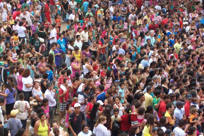 FESTA DAS CRIANÇAS LEVA MULTIDÃO AO PARQUE DE EXPOSIÇÕES