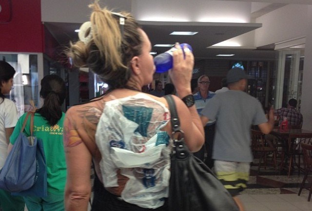 Cristina Mortágua mostra curativos nas costas após retocar tatuagem