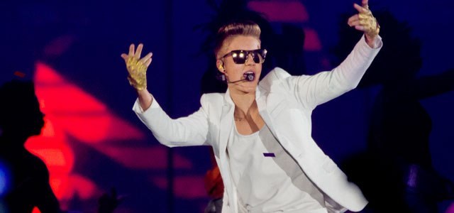 Polícia sueca teria encontrado drogas no ônibus de turnê de Justin Bieber