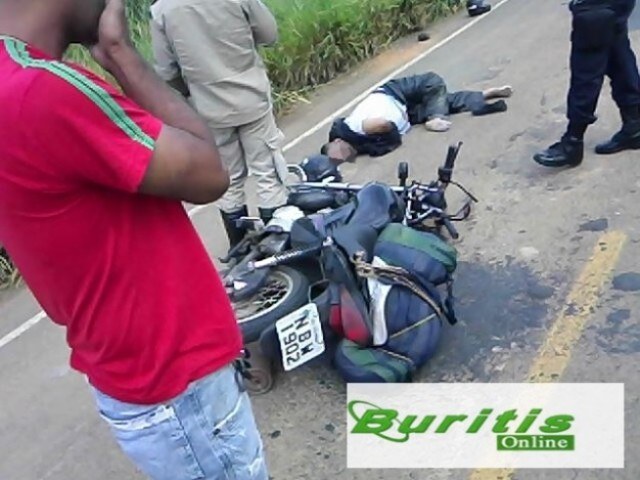 Choque entre motos mata pastor; esposa de religioso sobreviveu mas está ferida