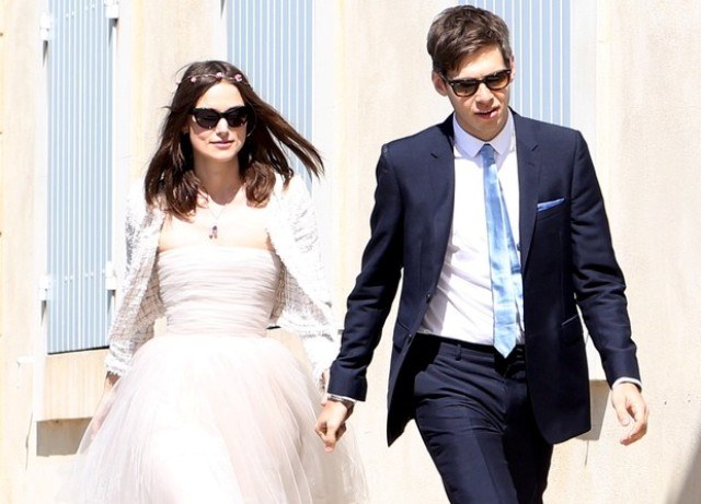 Keira Knightley se casa com James Righton na França