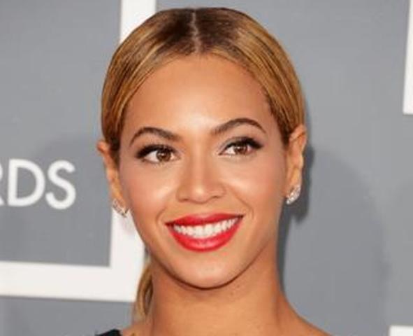 Beyoncé canta para a filha, Blue Ivy, durante show em Londres