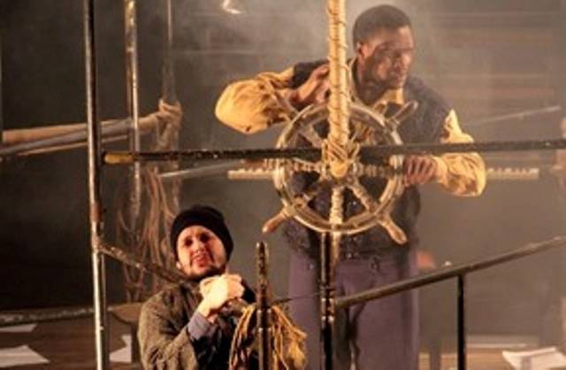 Jacaré concilia o teatro com o nascimento do primeiro filho