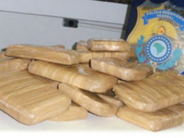 ACREANO CAI EM VILHENA COM 18KG DE COCA