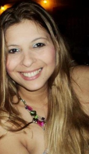 Jornalista se fere ao atropelar cachorro e mostra riscos de animais nas ruas